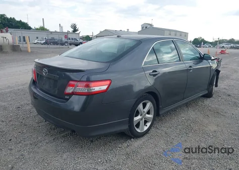2010 Toyota Camry Se z USA, uszkodzony, nr VIN 4T1BF3EK1AU024574